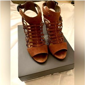 Vince Camuto caged triangle wedge sandals sz 6.5 Brown